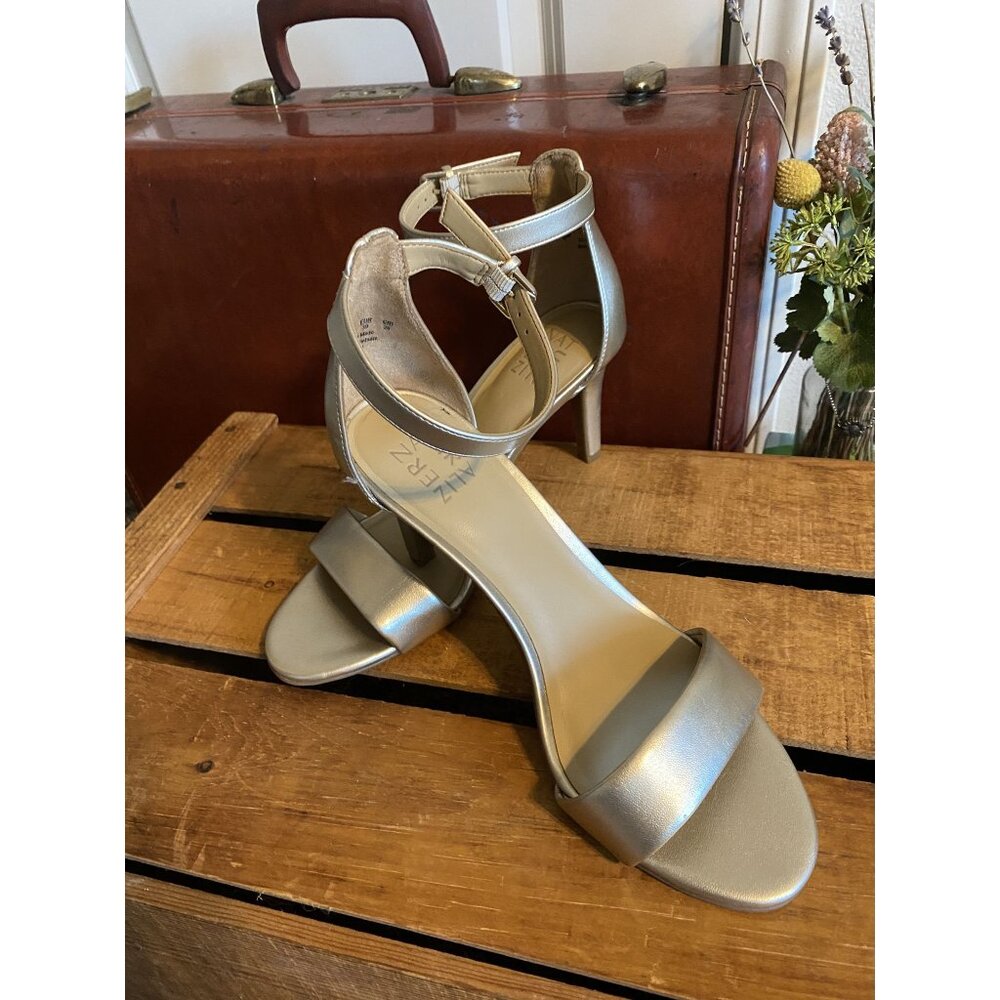 NATURALIZER Womens Champagne Ankle Strap Padded Leah Round Toe Stiletto Buckle H